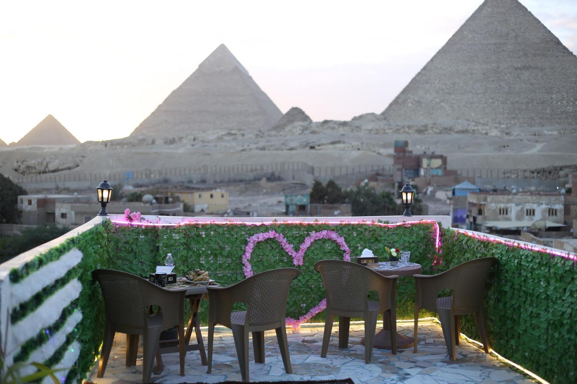 Pyramids Show Hotel Kafret el-Gabal Exterior foto