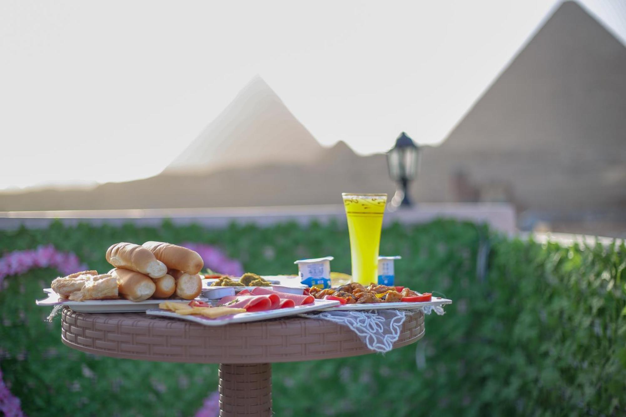 Pyramids Show Hotel Kafret el-Gabal Exterior foto
