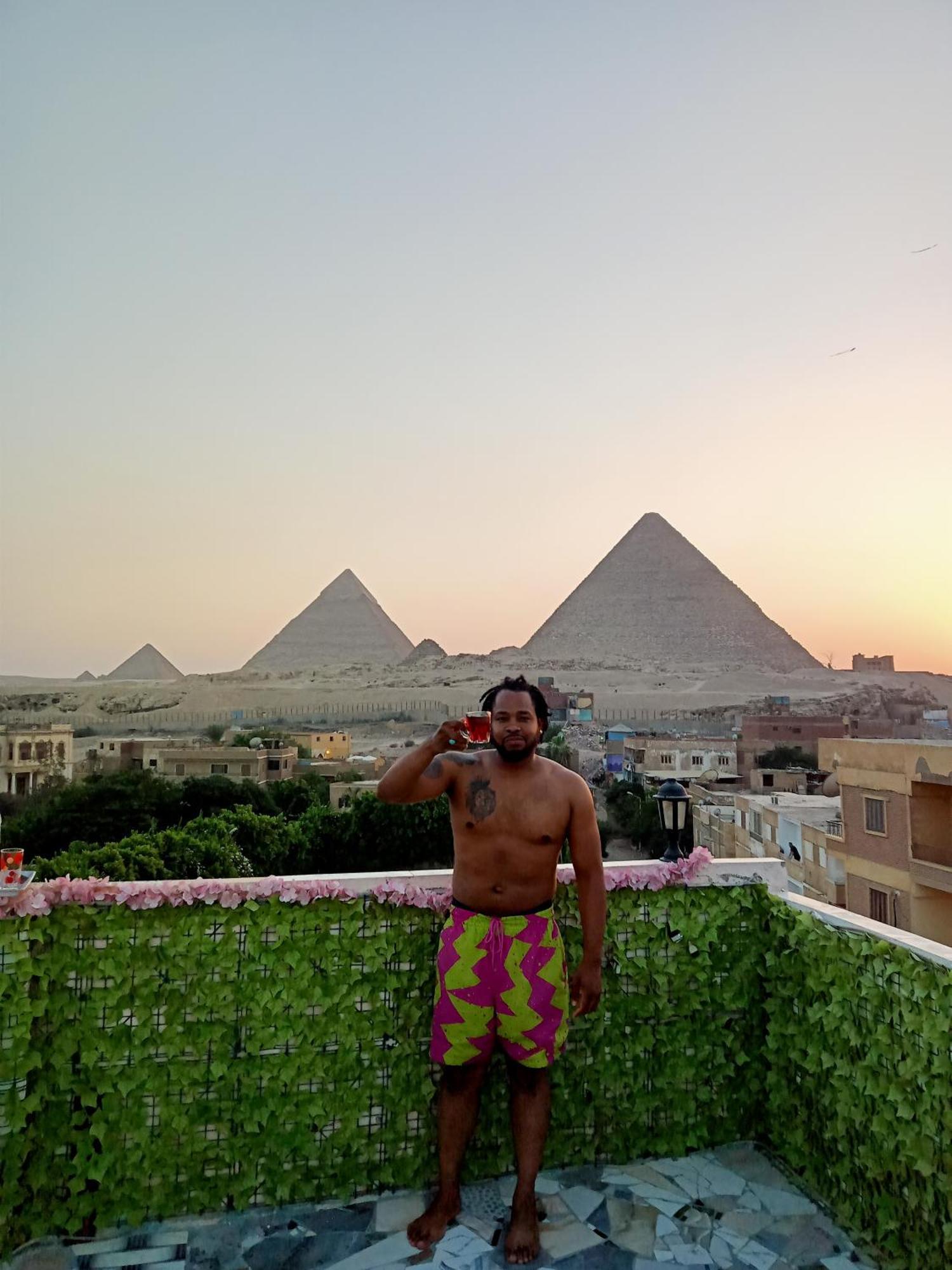 Pyramids Show Hotel Kafret el-Gabal Exterior foto