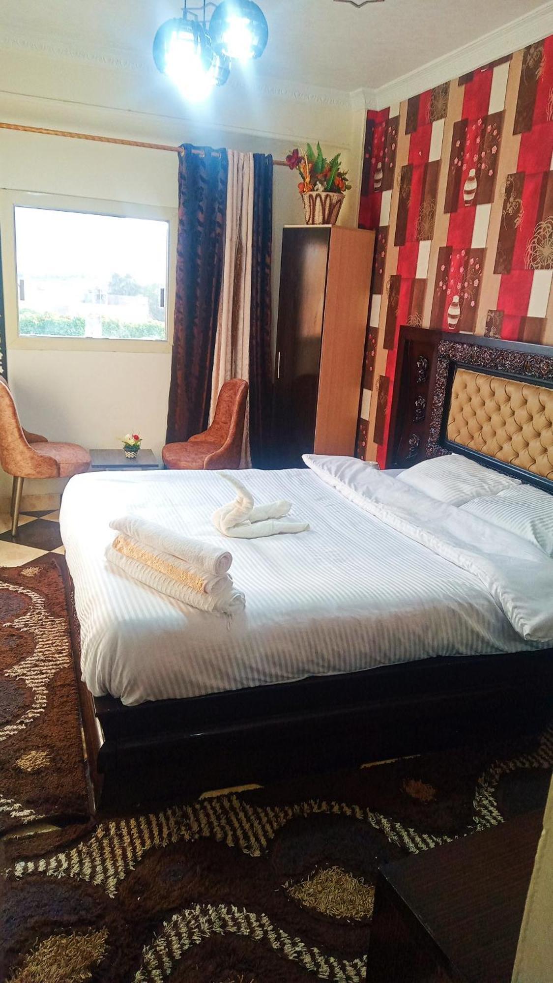 Pyramids Show Hotel Kafret el-Gabal Exterior foto